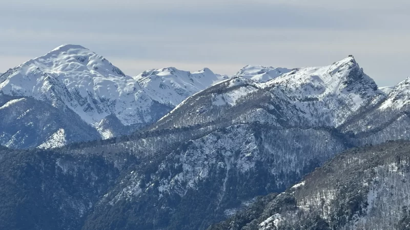 Ruta nevados de sollipulli: una travesía desafiante hacia el corazón del volcán glaciar